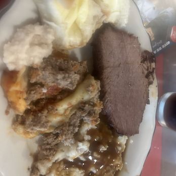 Buffalo Bill's Irma Hotel - Prime rib mashed potatoes and gravy shepherds pie and a roll - Salad Near Me - Cody, Wyoming