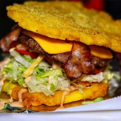 Chaito’s Latin Social - Toston burger