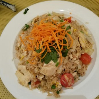 Sisters Thai - Very large amount of rice and fair amount of chicken - Thai Near Me - Fairfax, Virginia Sisters Thai - Very large amount of rice and fair amount of chicken - Thai Near Me - Fairfax, Virginia