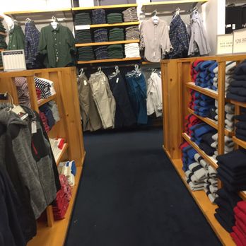 Nautica - Nautica of Wrentham -- Wrentham Outlets : 1 Premium Outlet Boulevard, Wrentham              Interior - Men's Clothing Near Me - Wrentham, Massachusetts