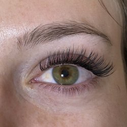 Mirror Mirror Lash Studio - Classic lashes