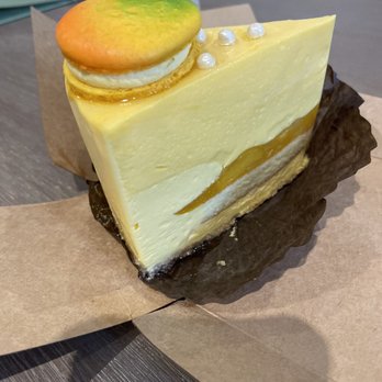 Daan Go Cake Lab - Mango cheesecake - Patisserie/Cake Shop Near Me - Mississauga, Ontario