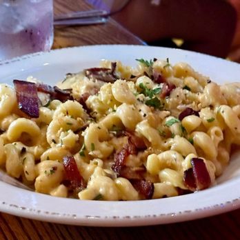 Jason Aldean's Kitchen + Rooftop Bar - Mac and Cheese Special - Beer Bar Near Me - Nashville, Tennessee