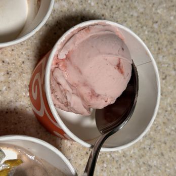 Salt & Straw - Strawberry Honey Balsamic with Black Pepper - Ice Cream & Frozen Yogurt Near Me - Sacramento, California Salt & Straw - Strawberry Honey Balsamic with Black Pepper - Ice Cream & Frozen Yogurt Near Me - Sacramento, California