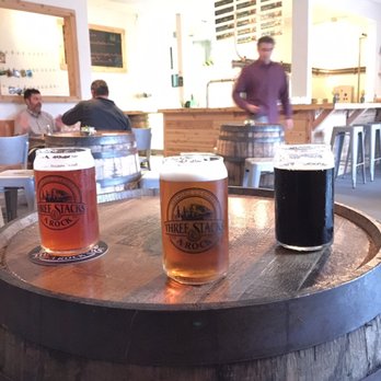 Three Stacks and a Rock Brewing - Left to right: Pizza port amber, central coast brewing java Blanca, central coast brewing sterner creek stout. - Breweries Near Me - Morro Bay, California Three Stacks and a Rock Brewing - Left to right: Pizza port amber, central coast brewing java Blanca, central coast brewing sterner creek stout. - Breweries Near Me - Morro Bay, California