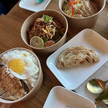 Escape 360 - To go container by my order mistake but they immediately gave us plates to share - Cafes Near Me - McKinney, Texas