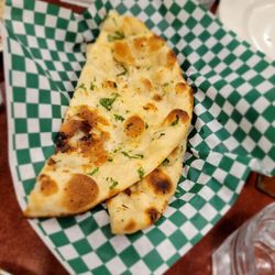 Raavi - Garlic Naan