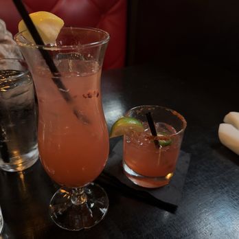 Twisted Oak Tavern - Spicy margarita and dirty blackberry - American Near Me - Camarillo, California