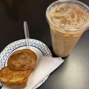 Sturbridge Coffee Roasters - Iced latte and muffin. - Coffee Roasteries Near Me - Dudley, Massachusetts Sturbridge Coffee Roasters - Iced latte and muffin. - Coffee Roasteries Near Me - Dudley, Massachusetts