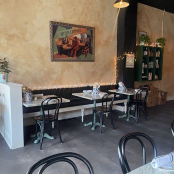 Dario Mercato - Inside - Pizza Near Me - Plainfield, Illinois