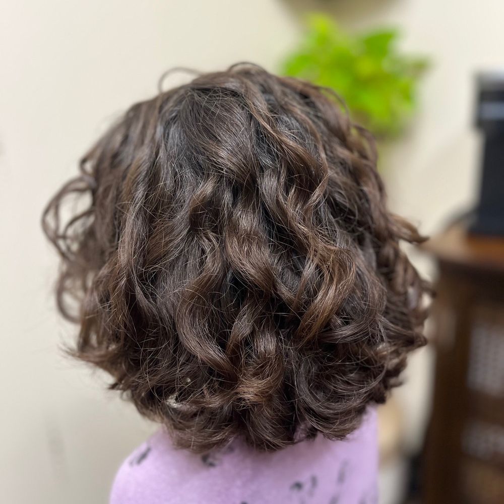 Qurl Craft Hair Studio - Hair Stylists Near Me - Santa Rosa, California