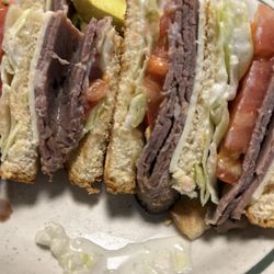 Two Brothers Family Restaurant - Roast beef decker