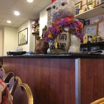 Moon Garden Restaurant - Squeezed in here! - Seafood Near Me - Honolulu, Hawaii Moon Garden Restaurant - Squeezed in here! - Seafood Near Me - Honolulu, Hawaii