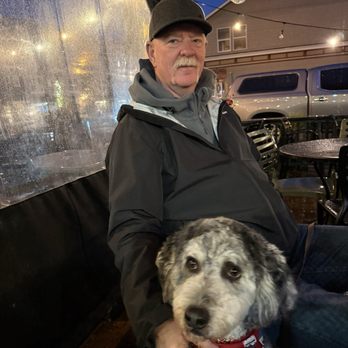 Nana's Irish Pub - Dog-friendly patio - American Near Me - Newport, Oregon Nana's Irish Pub - Dog-friendly patio - American Near Me - Newport, Oregon