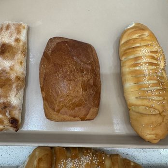 Le Paris Bakery - Taco de queso, almuada de queso, and jalapeno con queso - Bakeries Near Me - Chicago, Illinois