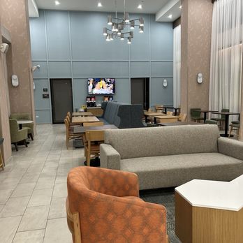 Hampton Inn & Suites Bolingbrook - Lobby - Hotels Near Me - Bolingbrook, Illinois Hampton Inn & Suites Bolingbrook - Lobby - Hotels Near Me - Bolingbrook, Illinois
