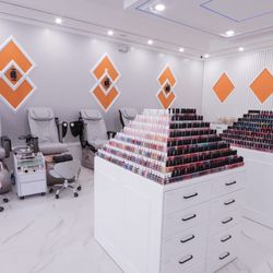 Lavish Nails & Spa
