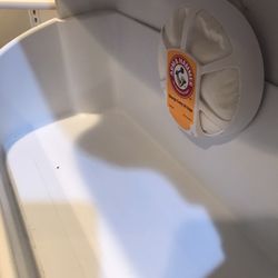 Vacasa - Roach in refrigerator.