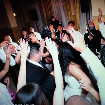 RedShoe - DJ Swon KILLING it at my wedding reception at Castle Green in Pasadena. He brought the HOUSE down! - DJs Near Me RedShoe - DJ Swon KILLING it at my wedding reception at Castle Green in Pasadena. He brought the HOUSE down! - DJs Near Me