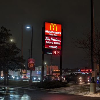 McDonald's - Sign - Fast Food Near Me - Brampton, Ontario