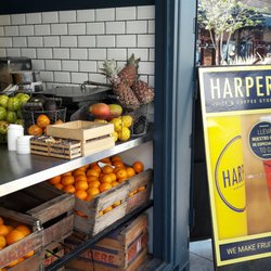 Harper - Buena variedad de jugos y smoothies detox y refrescantes, todos hechos en el momento.