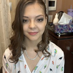 Make up application for prom
