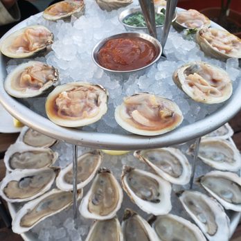 Found Oyster - Oysters and Littleneck clams - Seafood Near Me - Los Angeles, California