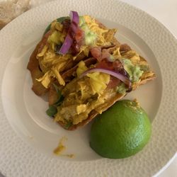 Los Gallos - Chicken tika masala tacos