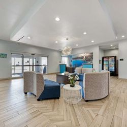 Best Western Plus Buda Austin Inn & Suites - Lobby