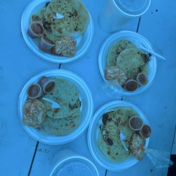 Tacos y Pupusas Los Ramos - Pupusas & Horchata - Food Trucks Near Me - Austin, Texas Tacos y Pupusas Los Ramos - Pupusas & Horchata - Food Trucks Near Me - Austin, Texas