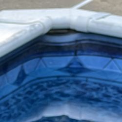 Juliano's Pools LLC - A BioGuard Platinum Dealer - Gap between liner and wall deep end