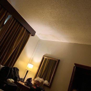 Grand Inn - Brown ceiling? - Hotels Near Me - Fullerton, California Grand Inn - Brown ceiling? - Hotels Near Me - Fullerton, California