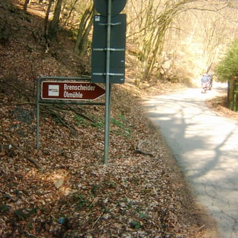 Brenscheider Mühle - Dieses Schild steht an der Straße von Hohenlimburg nach Wiblingwerde. Von hier aus sind es noch ca. 500 m zu Fuß bis zur Ölmühle. - Museums Near Me - Nachrodt-Wiblingwerde, NW