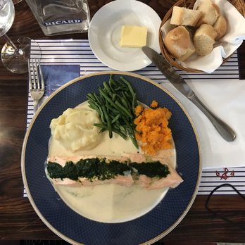 Au Reveil du XV - Salmon (17 euro) - French Near Me - Paris, 75