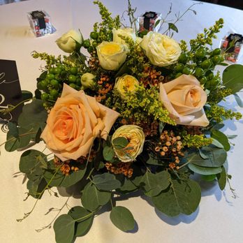 The Enchanted Florist - Centerpieces, stunning. Love peach! - Florists Near Me - Estes Park, Colorado The Enchanted Florist - Centerpieces, stunning. Love peach! - Florists Near Me - Estes Park, Colorado