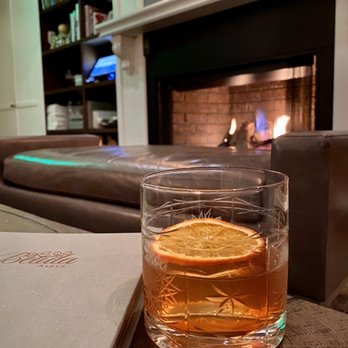 Betula Aspen - Pre dinner Old Fashioned in their highly conducive lounge. - French Near Me - Aspen, Colorado Betula Aspen - Pre dinner Old Fashioned in their highly conducive lounge. - French Near Me - Aspen, Colorado