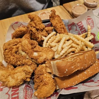 Raising Cane's Chicken Fingers - Fast Food Near Me - Sandy, Utah Raising Cane's Chicken Fingers - Fast Food Near Me - Sandy, Utah