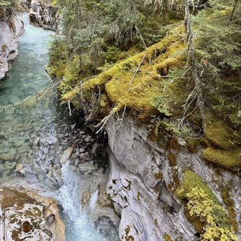 Johnston Canyon & Ink Pots - Johnston Canyon - Hiking Near Me - Banff, Alberta