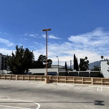 Kristin Karlyn, MD - Plenty of parking at new location at 301 South Fair Oaks Suite 208 Pasadena, CA - Internal Medicine Near Me - Pasadena, California Kristin Karlyn, MD - Plenty of parking at new location at 301 South Fair Oaks Suite 208 Pasadena, CA - Internal Medicine Near Me - Pasadena, California