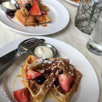 La Vie - Brunch - Baklava Waffles - Cocktail Bars Near Me - Washington, DC, District of Columbia