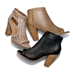 Famous Footwear