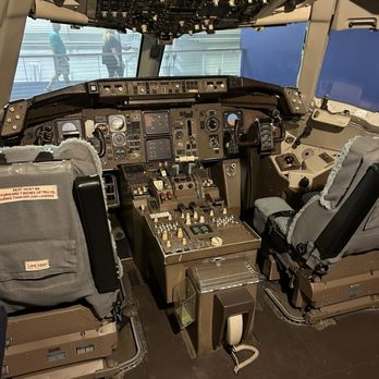 Delta Flight Museum - 767 cockpit - Museums Near Me - Hapeville, Georgia