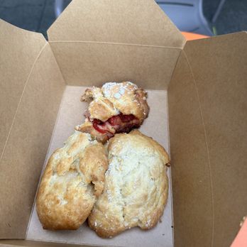 Bonjour Bakehouse - Scones - Bakeries Near Me - San Mateo, California