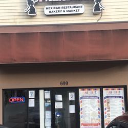 Paraiso Mexican Restaurant - Front door