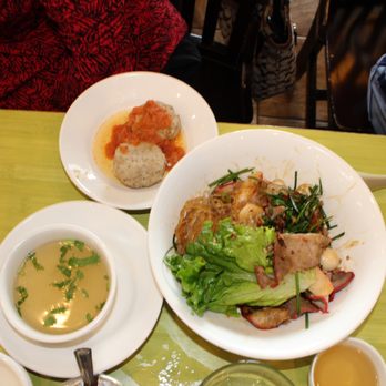 Bistro B - Hu tiu kho - Pork rice noodle with broth separated - Vietnamese Near Me - Oklahoma City, Oklahoma Bistro B - Hu tiu kho - Pork rice noodle with broth separated - Vietnamese Near Me - Oklahoma City, Oklahoma