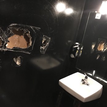 Edgewood Pizza - Women Restroom - Pizza Near Me - Atlanta, Georgia