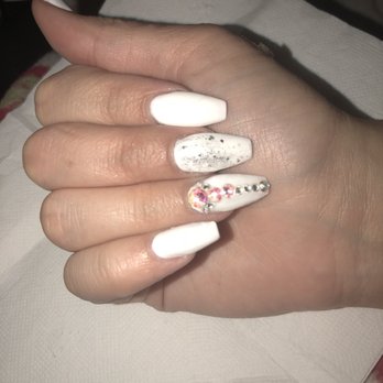 Bedazzle Nail Spa - Nail Salons Near Me - Rancho Cucamonga, California