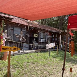 Shantytown village - More shops in the back!