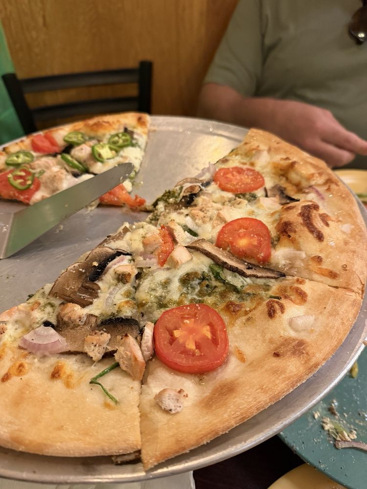 Carolina Pizza Logo