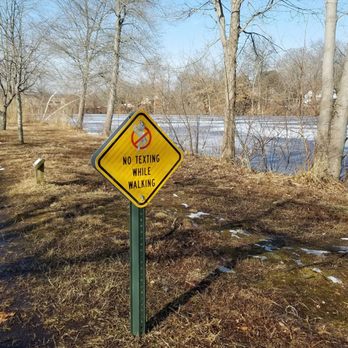Horseshoe Lake Park - I can walk, & chew gum, & Yelp all at the same time [that sign ain't for me] lol - Recreation Centers Near Me - Succasunna, New Jersey